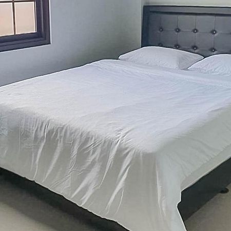 Mahkota Residence Mitra Reddoorz Karawang Zewnętrze zdjęcie