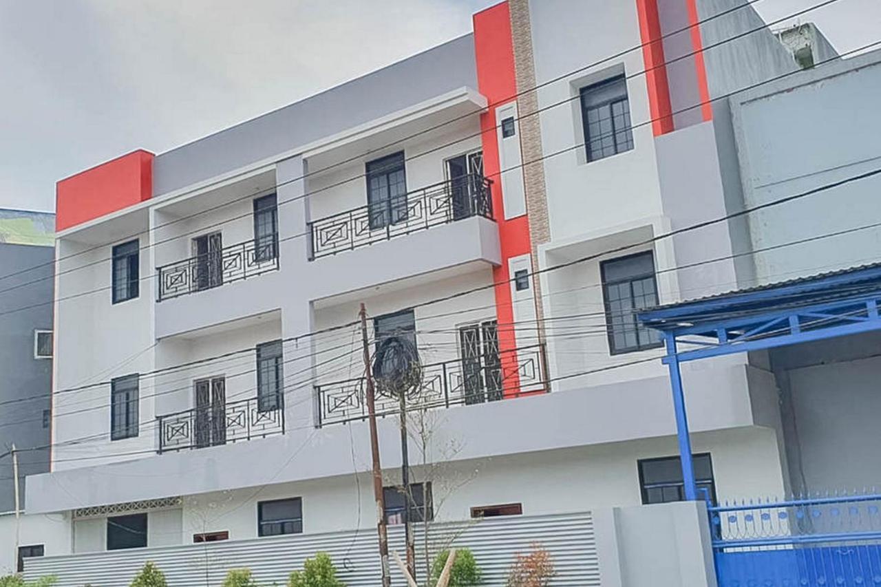 Mahkota Residence Mitra Reddoorz Karawang Zewnętrze zdjęcie